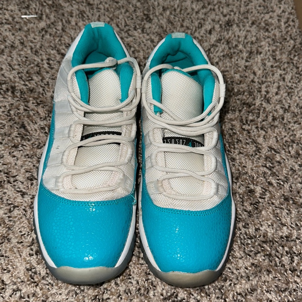 Jordan 11s low top